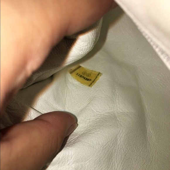 Chanel Timeless Caviar Clutch - Picture 4 of 4